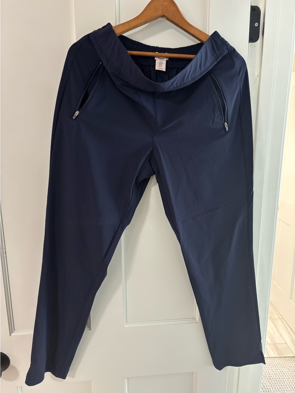 Tommy Bahama Women’s Navy Performance Travel Pants golf/tennis